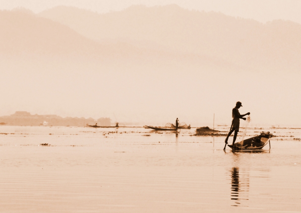 Lago Inle in seppia.