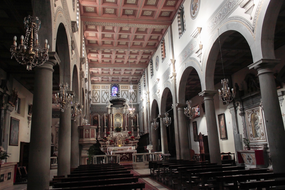 CHIESA DEI SANTI JACOPO E ANTONIO DI FIVIZZANO CHIESA DEI SANTI JACOPO E ANTONIO DI FIVIZZANO