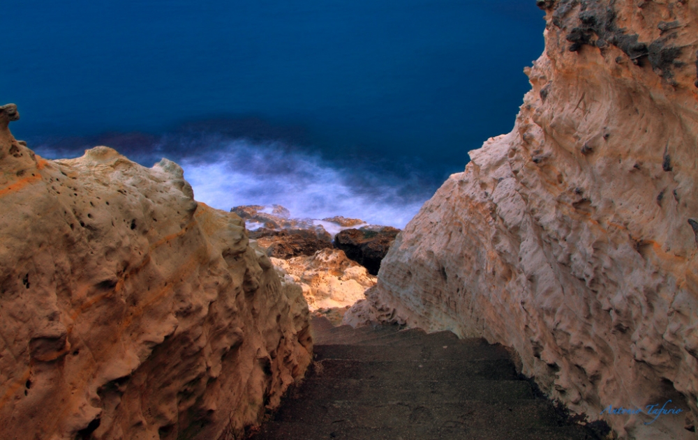 …la scalinata che porta al mare...