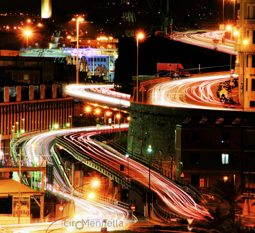 le strade di Genova di notte..