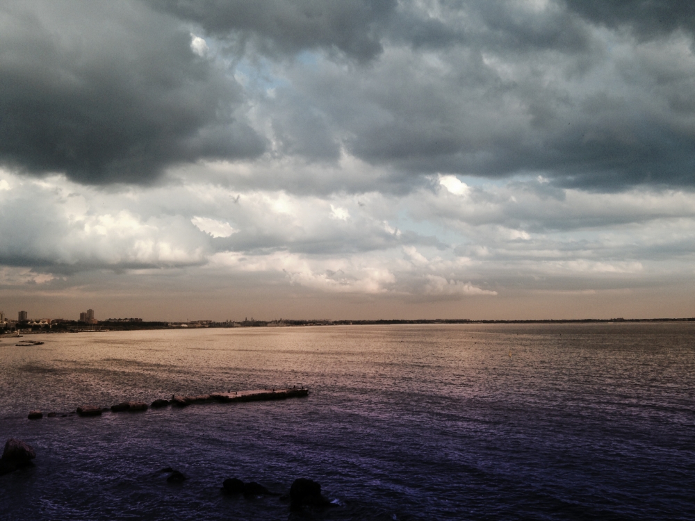 Panorama dal lungomare di Taranto