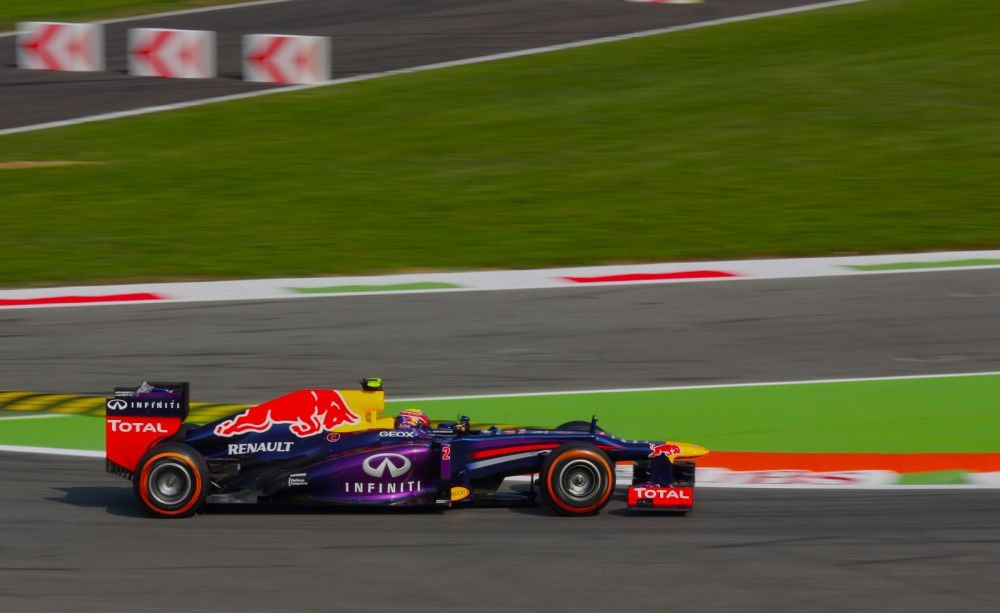 Red bull ti mette le ali!!!!! Red bull ti mette le ali!!!!!