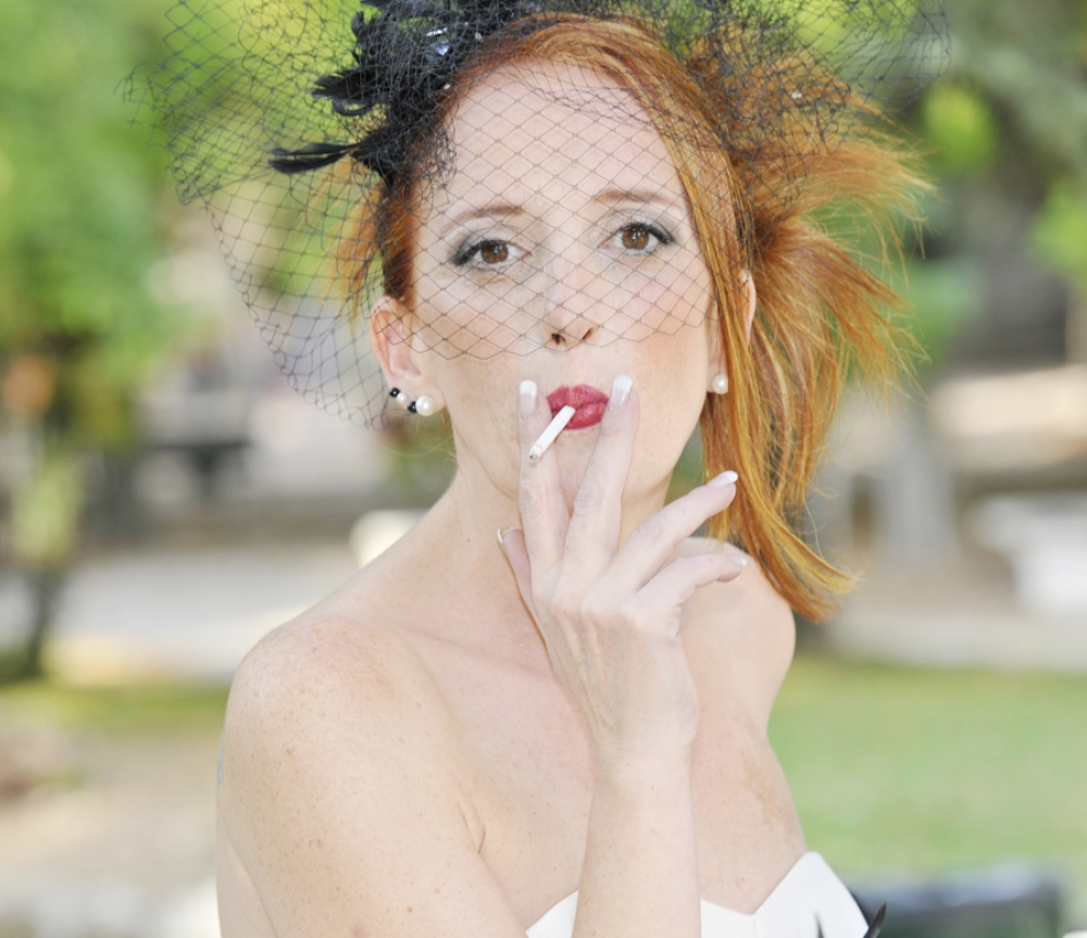 LA SPOSA FUMTRICE.... LA SPOSA FUMTRICE....