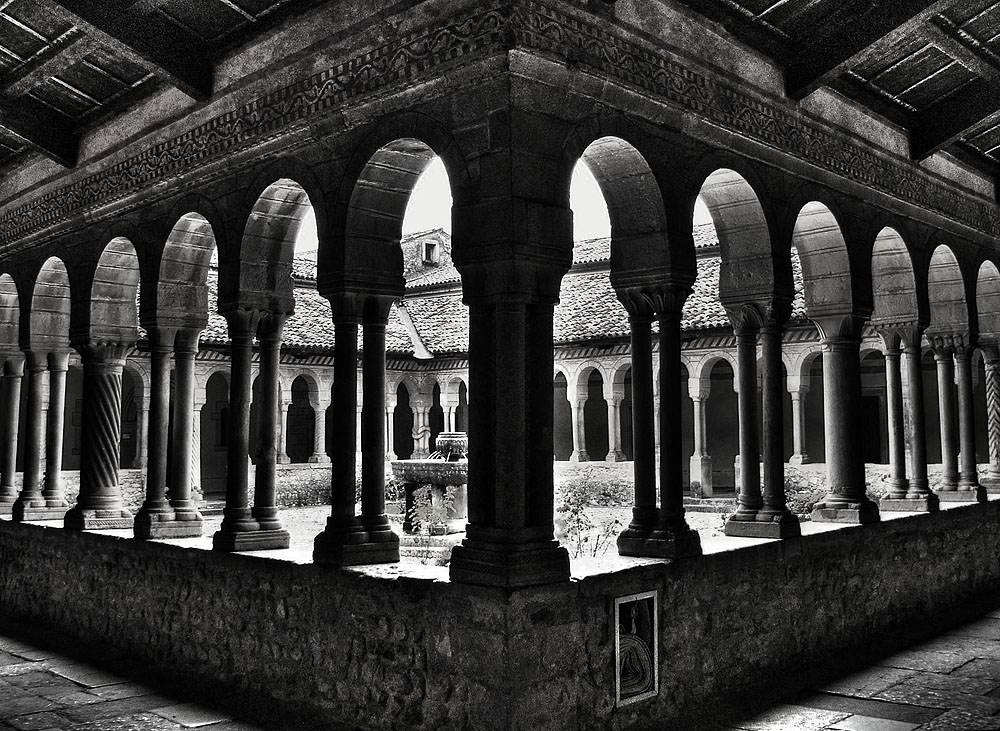 Chiostro di Follina Chiostro di Follina