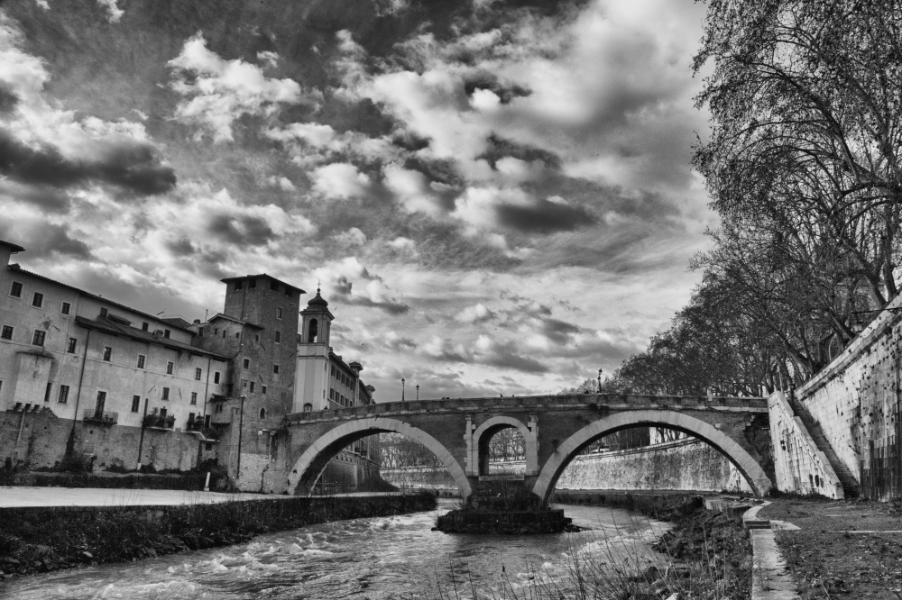 Serie: I cieli di Roma - Ponte Fabricio Serie: I cieli di Roma - Ponte Fabricio