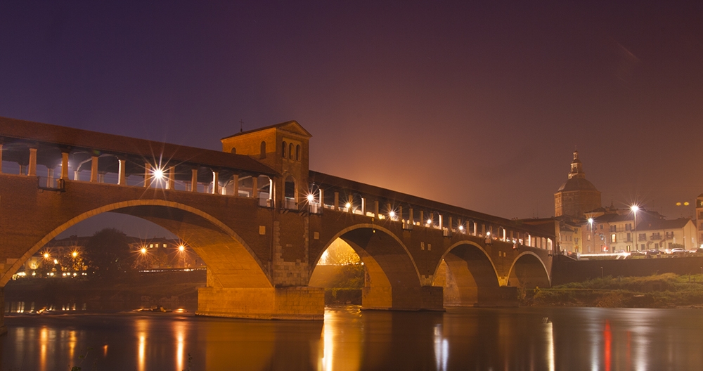 Ponte coperto, Pavia di notte. Ponte coperto, Pavia di notte.