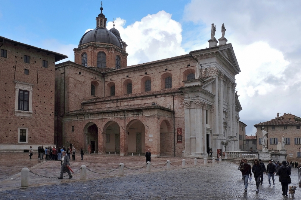 Urbino,Piazza del Duca e Cattedrale sec.XV