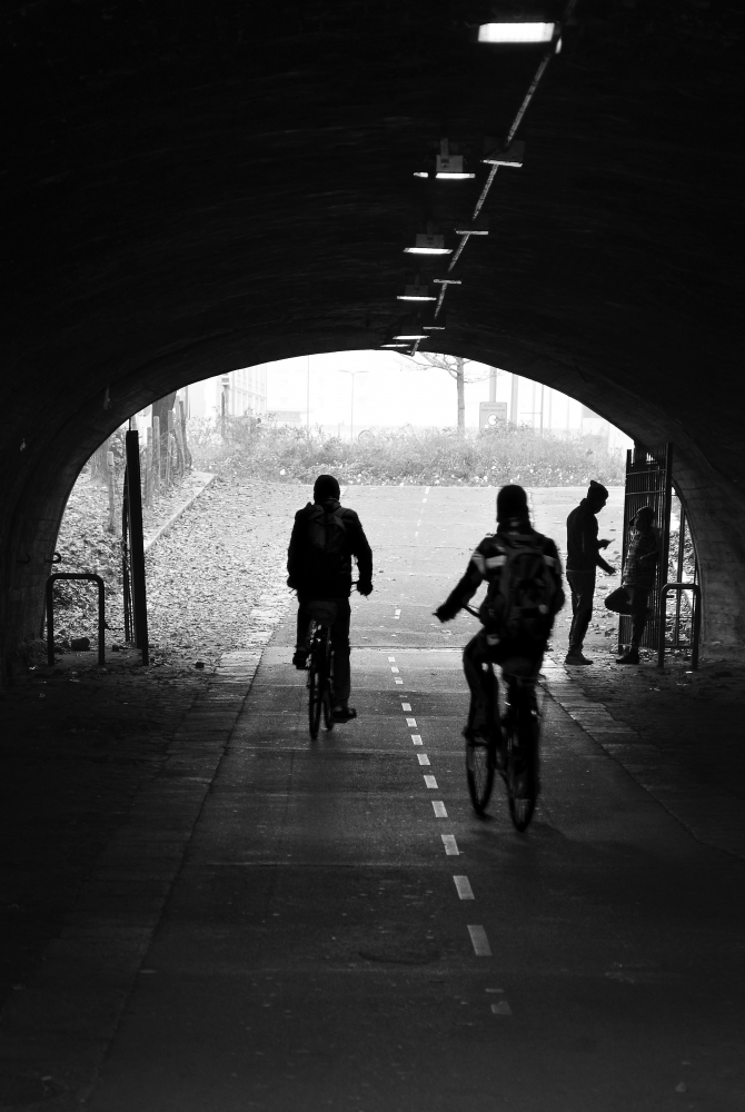 tunnel... tunnel...