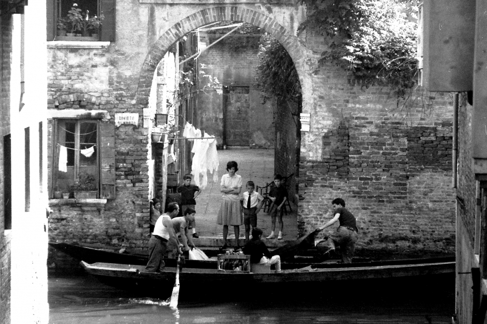 RIO VENEZIANO. Foto analogica del 1959. RIO VENEZIANO. Foto analogica del 1959.