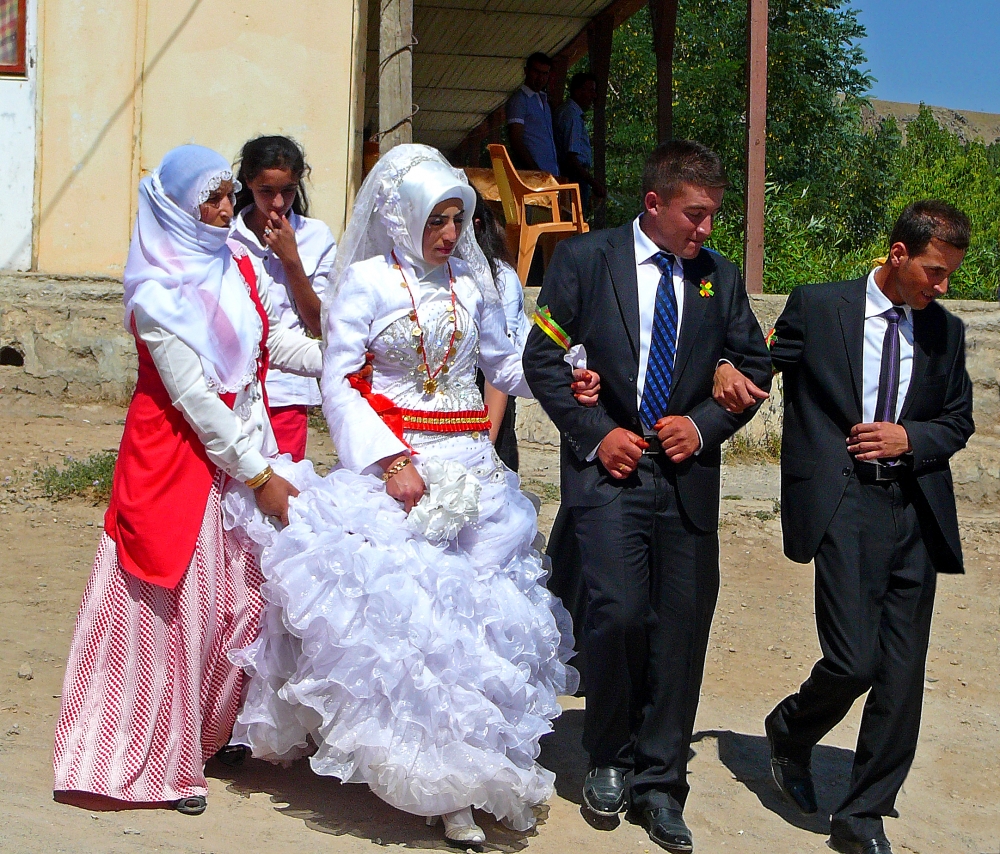 Festa nuziale alle Cascate di Muradyie,Anatolia,Turchia Festa nuziale alle Cascate di Muradyie,Anatolia,Turchia