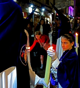 La raccolta della cera(Settimana Santa,Granada)