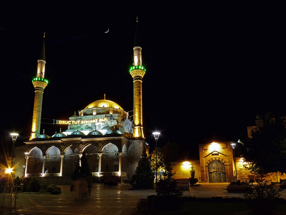 Notturni:Moschea a Kayseri