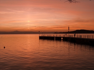 tramonto sul lago trasimeno