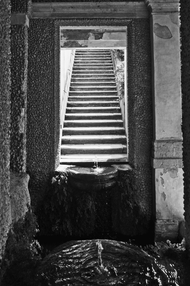 Scala con fonte Scala con fonte