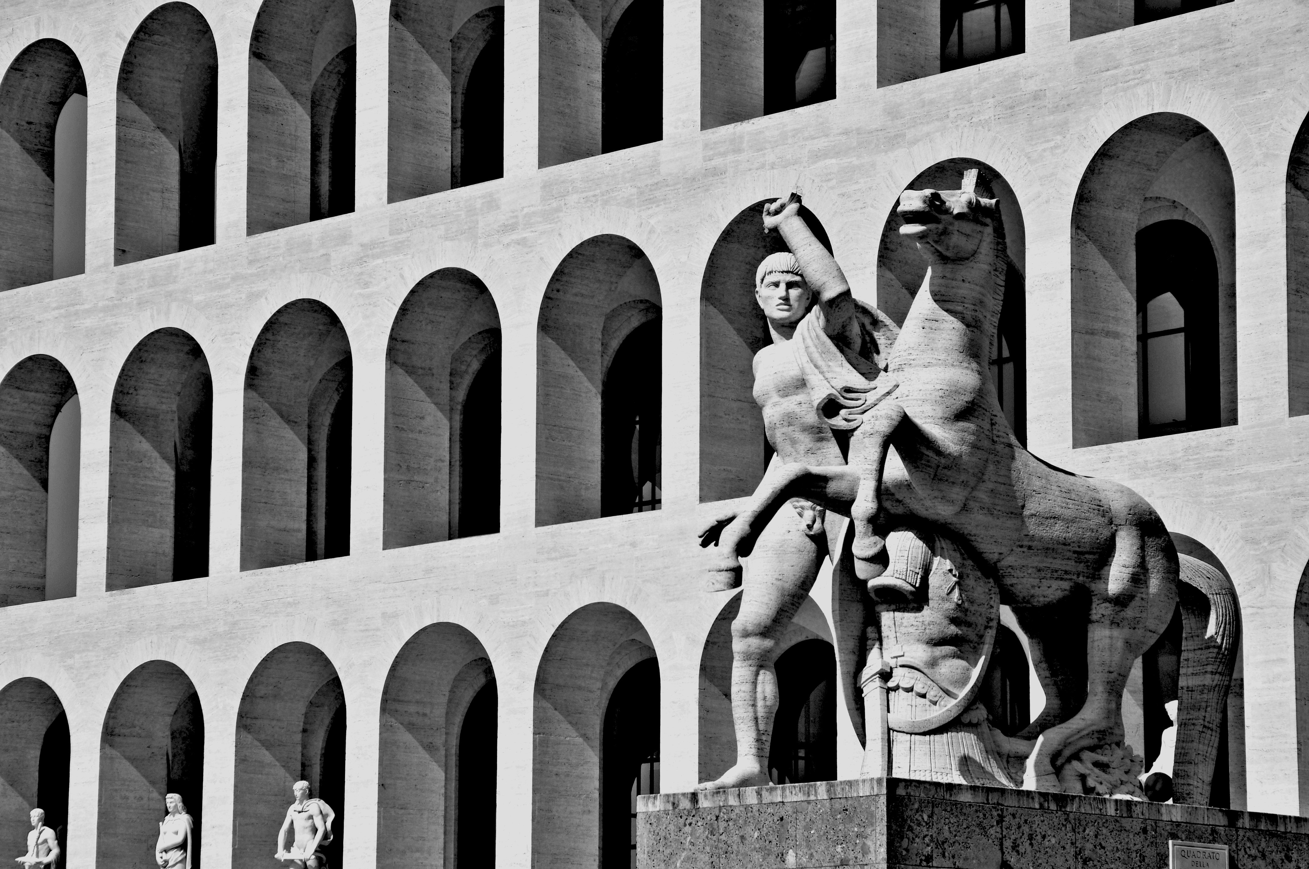 EUR - Palazzo della Civiltà Italiana EUR - Palazzo della Civiltà Italiana