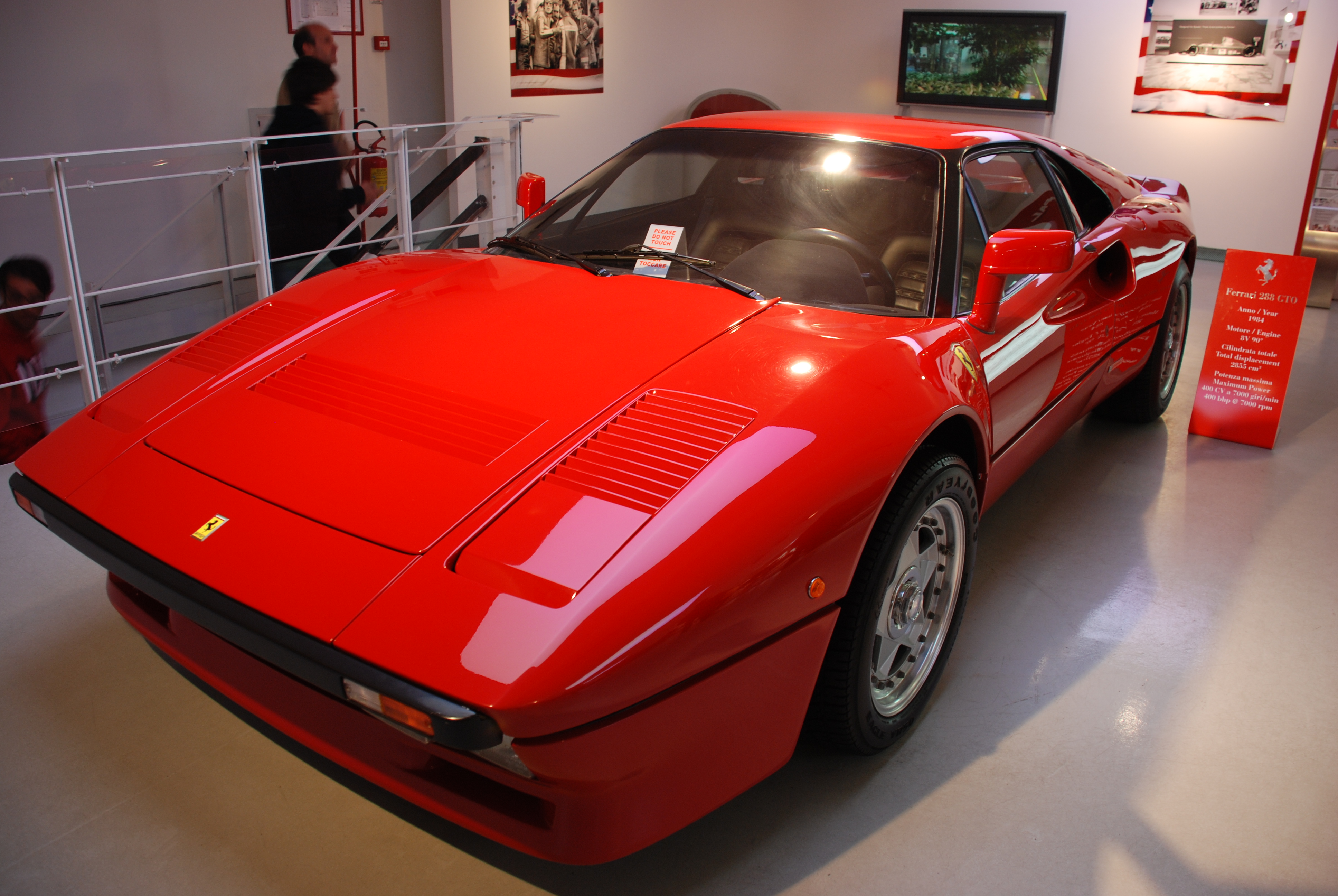 Ferrari... Ferrari...