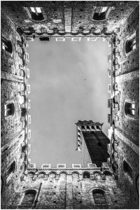Torre del Mangia dal cortile del Palazzo Pubblico - Siena