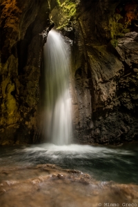 L’acqua si scioglie i capelli nelle cascate. (Ramon Gomez de la Serna)