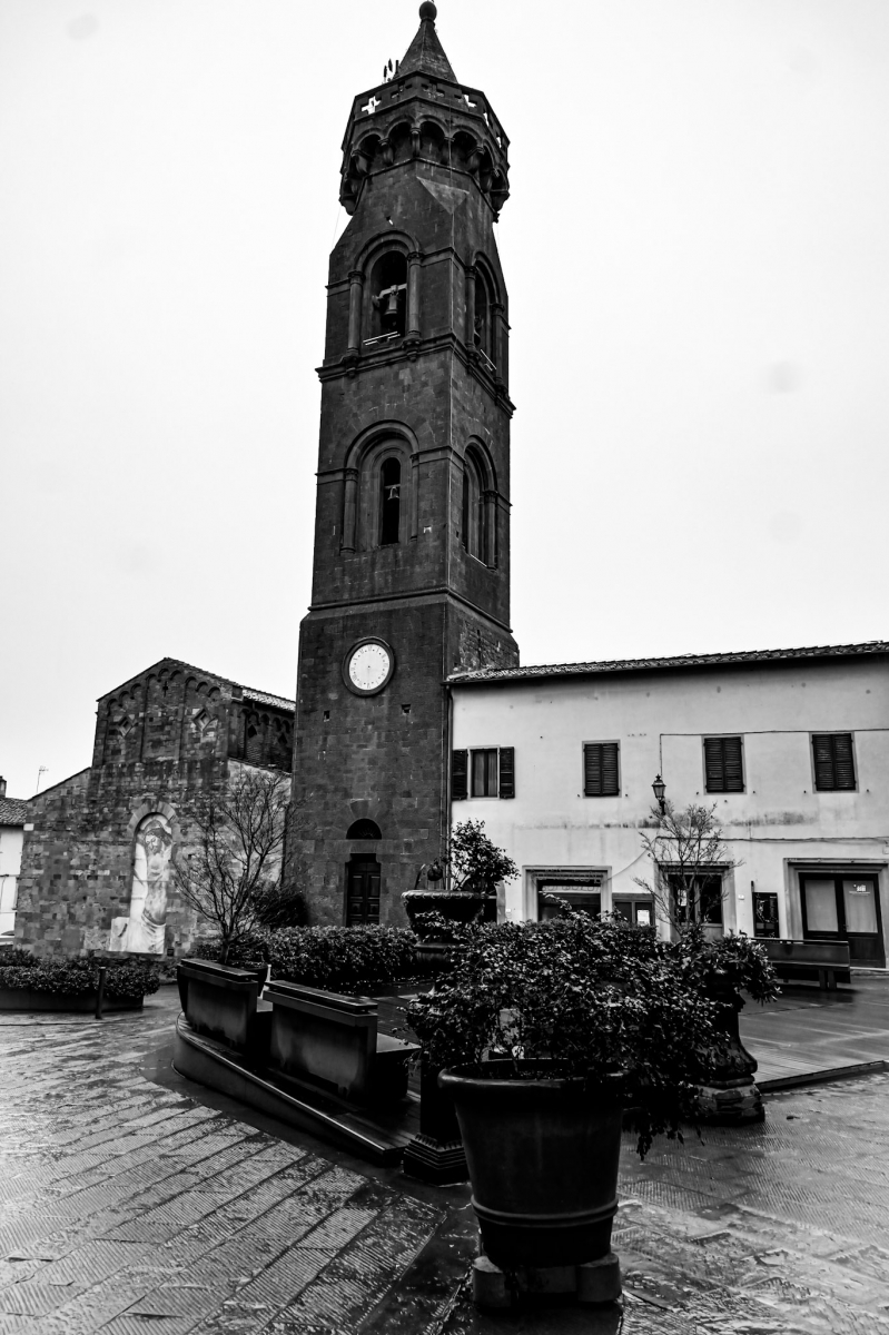 Peccioli (Pi), Piazza del Popolo