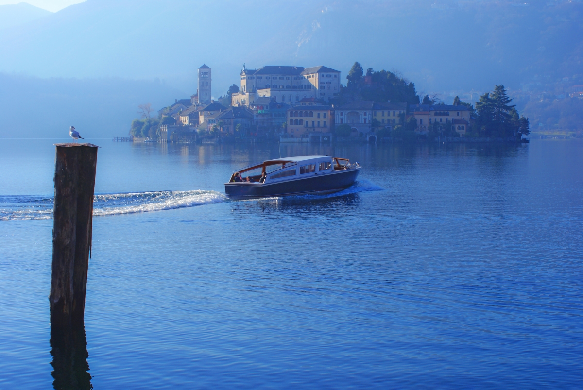 Orta - isola di San Giulio foto 01 Orta - isola di San Giulio foto 01