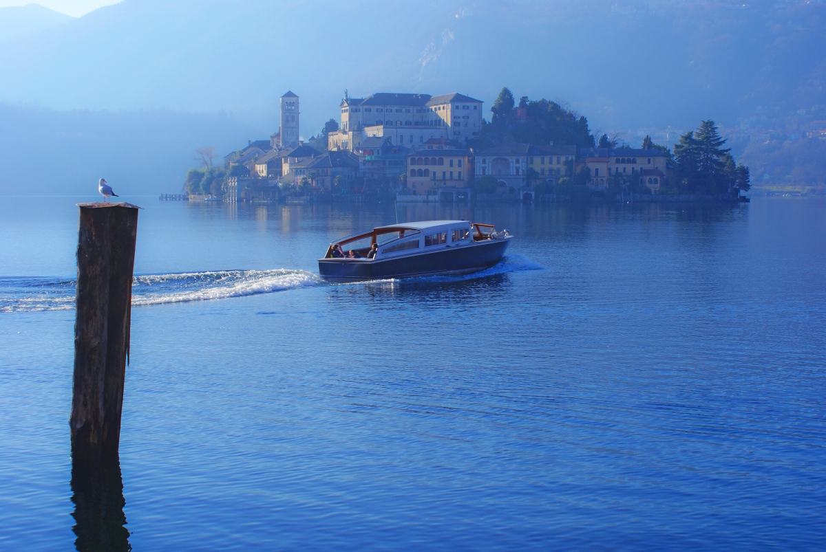 Orta - isola di San Giulio foto 01